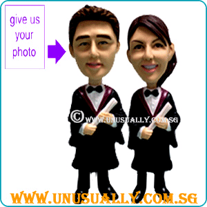 Custom 3D Caricature Graduation Couple Figurines